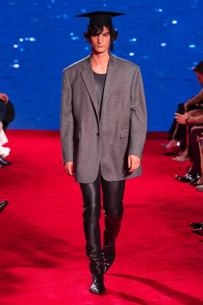 Look 39